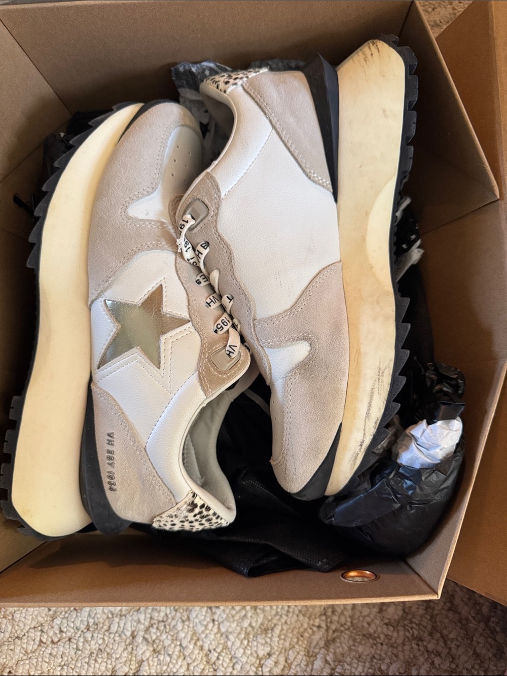 Vintage Havana Women's Beige & White Star Athletic Sneakers